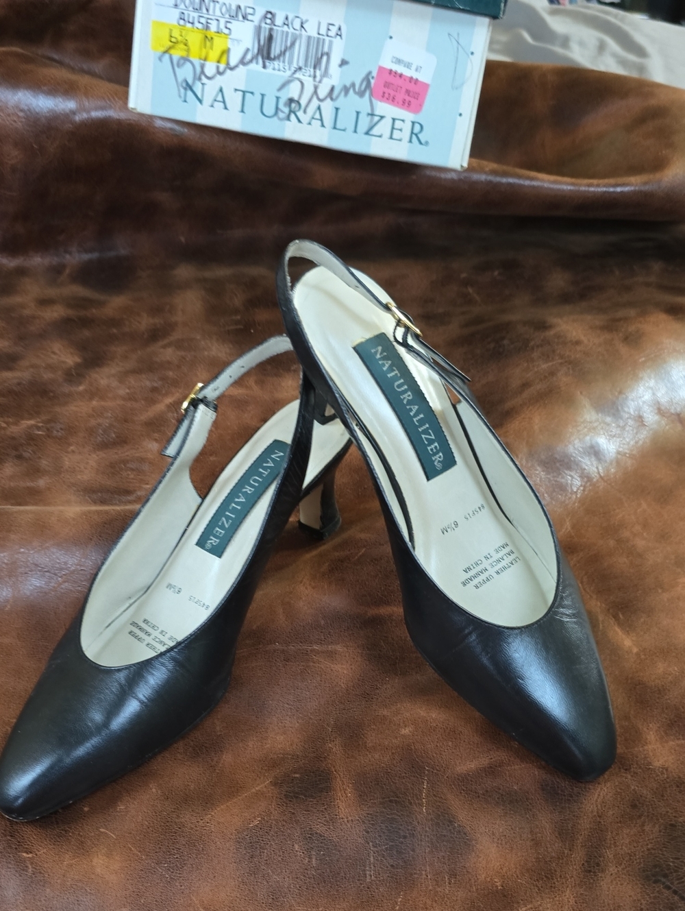 Womens 6.5 Naturalizer Black Leather Slingback Heels with Gold Buckle